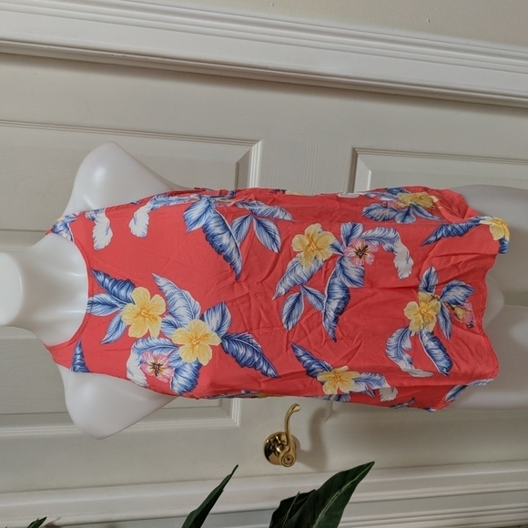 🐢Old Navy Women's Sleeveless Hawaiian Print Floral Top Size XS - Picture 1 of 6